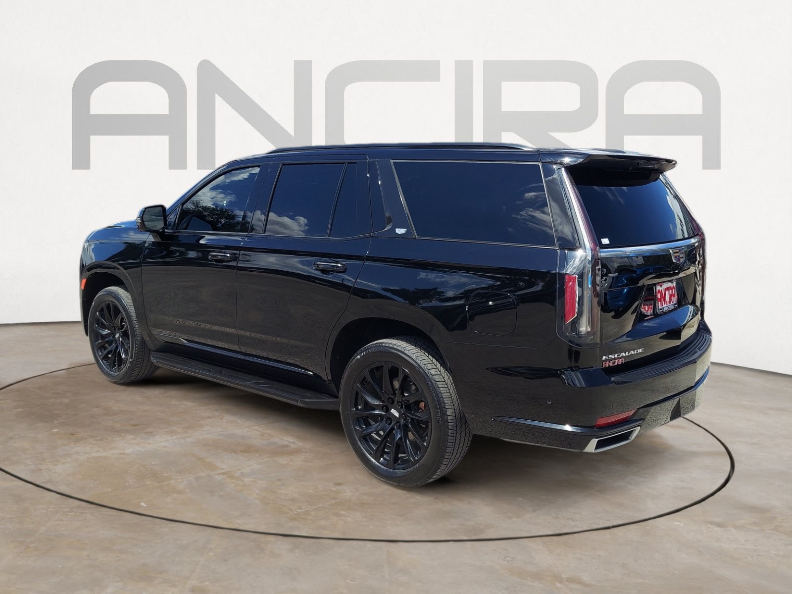 Used 2023 Cadillac Escalade Premium Luxury RWD image 8