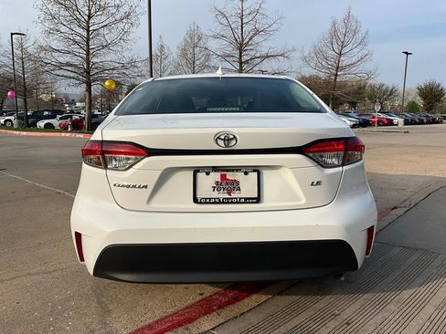 Used 2025 Toyota Corolla LE image 7