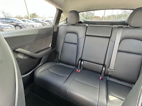 Used 2024 Tesla Model Y 2WD image 10