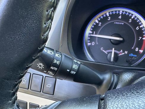 Used 2019 Toyota Highlander XLE image 27