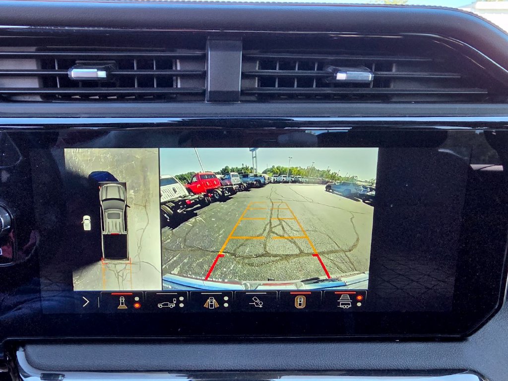 Used 2024 GMC Sierra 1500 AT4 w/ Technology Package AWD/4WD image 24