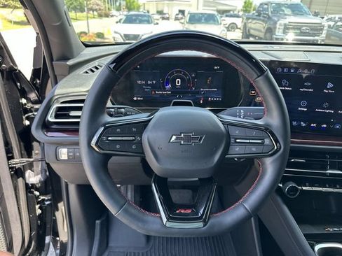 Used 2026 Chevrolet Traverse RS FWD image 15