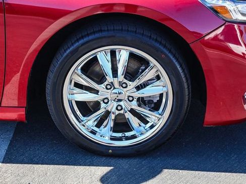 Used 2019 Honda Accord Touring image 14