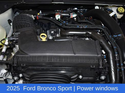 Used 2025 Ford Bronco Sport Badlands image 8