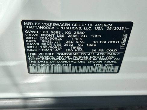 Used 2023 Volkswagen Atlas Cross Sport SE AWD/4WD image 28