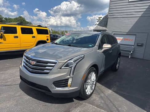 Used 2019 Cadillac XT5 Premium Luxury AWD/4WD image 2