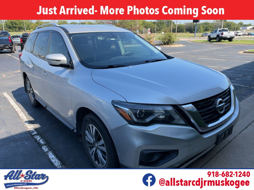 Used 2019 Nissan Pathfinder S FWD image 1