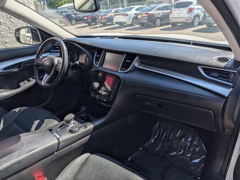 Used 2019 INFINITI QX50 Essential w/ Proactive Package FWD image 12