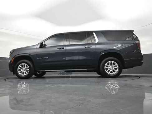 Used 2025 Chevrolet Suburban LS RWD image 25