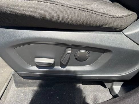 Certified 2022 Ford Explorer XLT RWD image 12