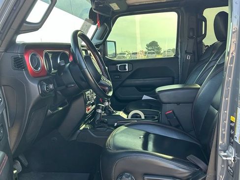 Used 2021 Jeep Gladiator Rubicon AWD/4WD image 2