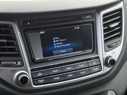 Used 2017 Hyundai Tucson Sport image 16