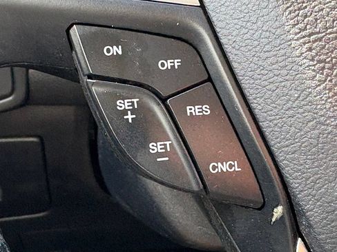 Used 2017 Ford Edge SEL FWD image 14