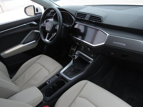 Used 2021 Audi Q3 2.0T Premium Plus w/ Premium Plus Package AWD/4WD image 10