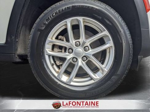 Used 2024 Jeep Grand Cherokee L Laredo w/ Luxury Tech Group I AWD/4WD image 32
