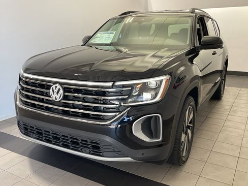 New 2026 Volkswagen Atlas SE image 3