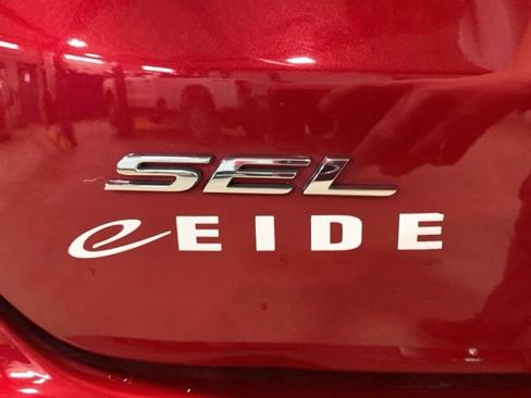 Used 2024 Ford Edge SEL w/ Convenience Package image 31