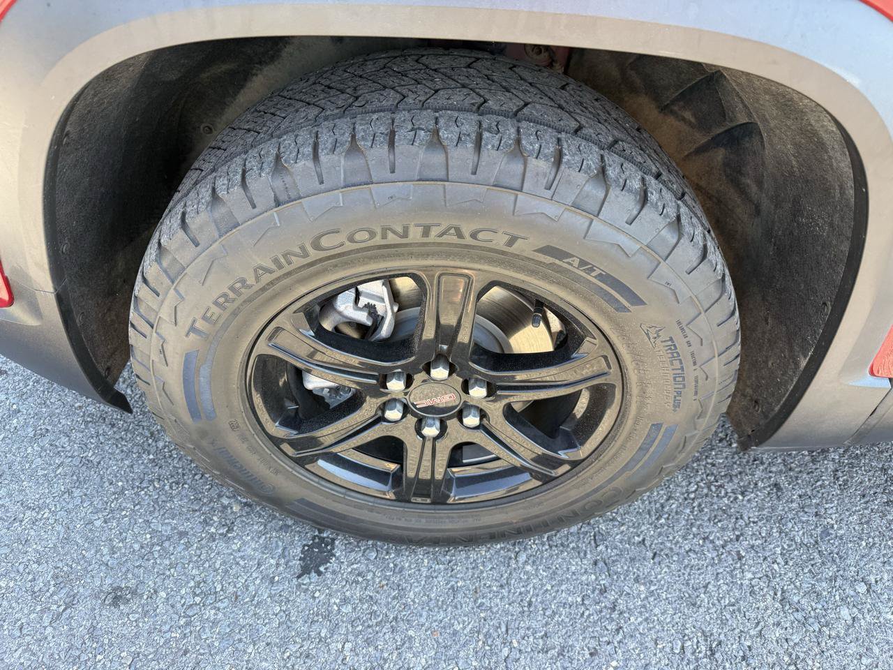Used 2023 GMC Acadia AT4 w/ Preferred Package AWD/4WD image 47