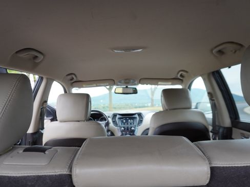 Used 2017 Hyundai Santa Fe Sport image 17