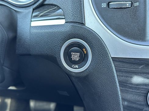 Certified 2022 Chrysler 300 Touring image 28