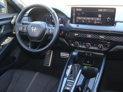 Used 2025 Honda Accord Sport image 9