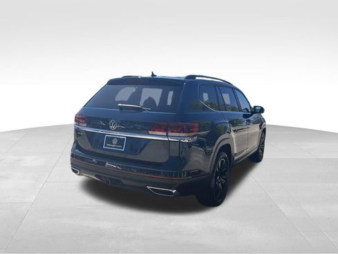 Used 2023 Volkswagen Atlas SE w/ Black Wheel Package image 5