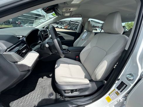 Used 2025 Toyota Camry XLE image 13