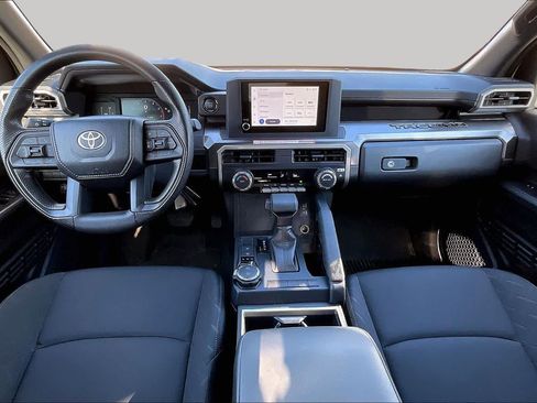 Certified 2025 Toyota Tacoma SR5 AWD/4WD image 15