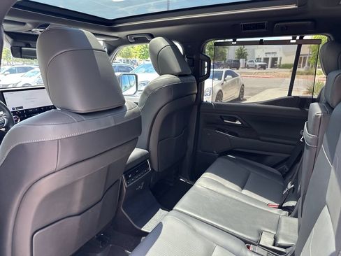 Used 2024 Lexus GX 550 w/ Accessory Package (2T) AWD/4WD image 37