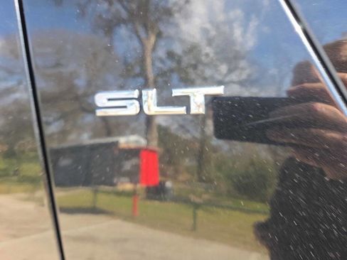 Used 2012 GMC Yukon XL SLT w/ SLT-2 Equipment Package image 19