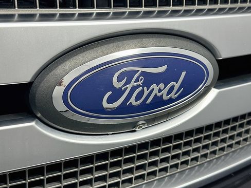 Used 2019 Ford F150 Platinum w/ Equipment Group 701A Luxury AWD/4WD image 39