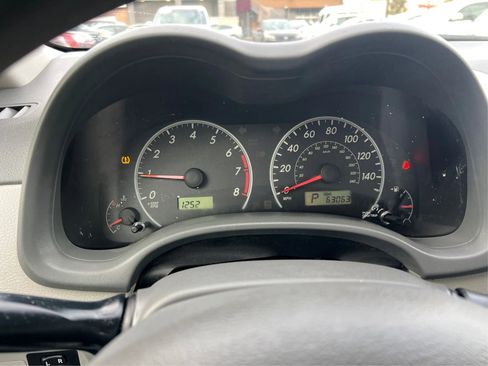 Used 2009 Toyota Corolla Sedan 4D image 18