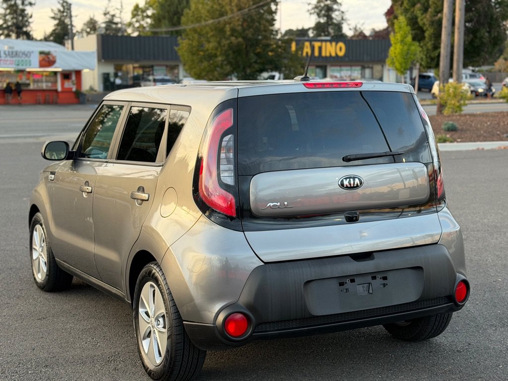 Used 2016 Kia Soul w/ Convenience Package FWD image 6