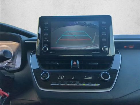 Used 2021 Toyota Corolla LE image 17