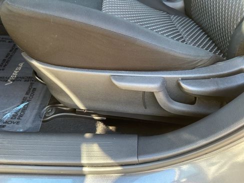 Used 2021 Nissan Versa S image 7