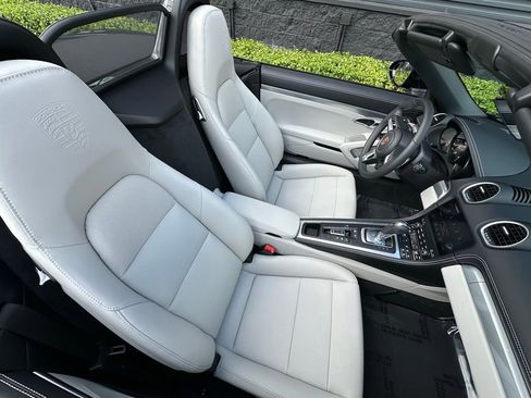 Used 2025 Porsche 718 Boxster image 35