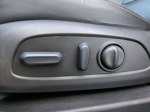 Used 2023 Chevrolet Equinox Premier image 26