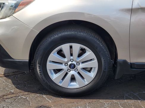 Used 2018 Subaru Outback 2.5i Premium AWD/4WD image 14