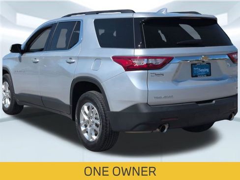 Used 2019 Chevrolet Traverse LT image 3