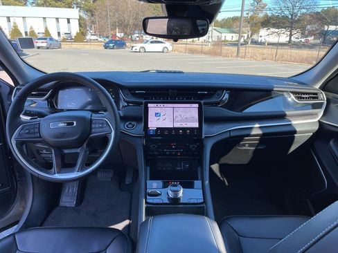 Used 2024 Jeep Grand Cherokee Limited 4xe image 8