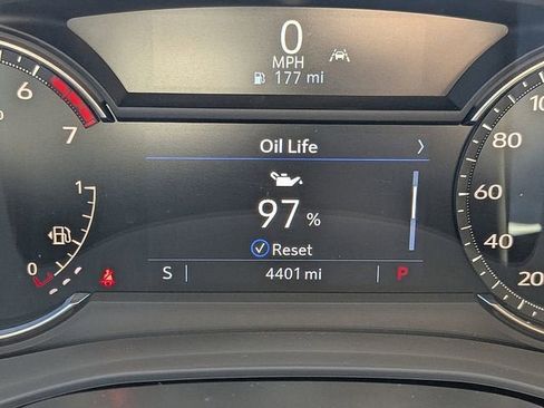 New 2025 Cadillac XT6 Luxury image 32