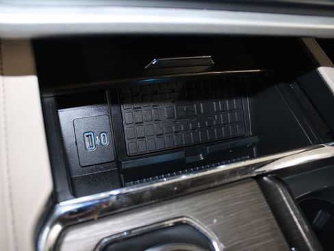 Used 2024 Ford Expedition Limited image 58