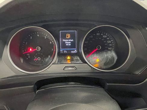 Used 2018 Volkswagen Tiguan S image 6