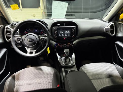 Used 2020 Kia Soul LX image 20