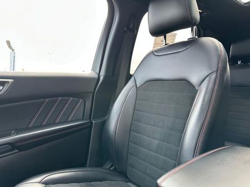 Certified 2024 Ford Edge ST-Line AWD/4WD image 19