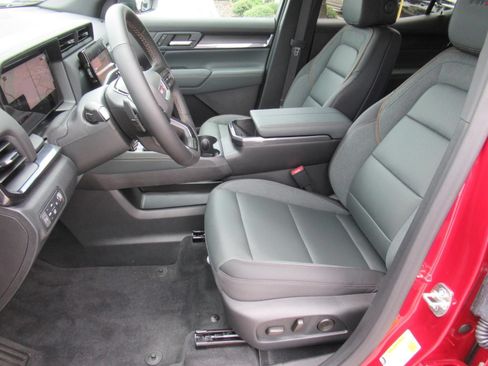 New 2027 GMC Terrain AT4 w/ Convenience Package III AWD/4WD image 16