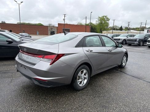 Certified 2023 Hyundai Elantra SE FWD image 7