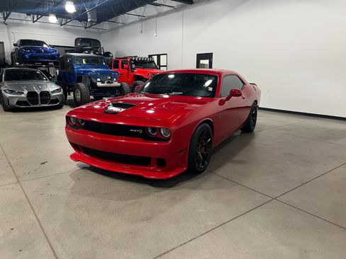 Used 2015 Dodge Challenger SRT Hellcat RWD image 7