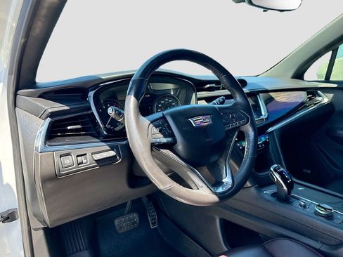 Used 2020 Cadillac XT6 Premium Luxury FWD image 10