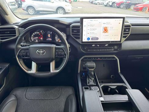 Used 2022 Toyota Tundra SR5 w/ SR5 Premium Package AWD/4WD image 20